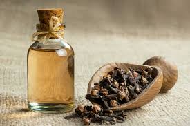 CLOVE BUDS ESSENTIAL OIL